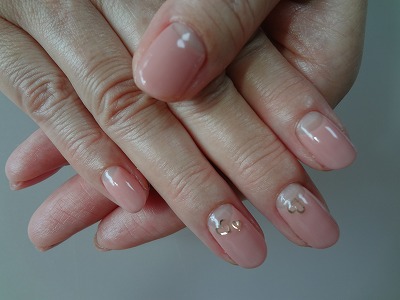 ゴールドハートがキラリ スモーキーピンク フレンチ Blog 鎌倉駅のネイルサロン Nail Salon Payu ネイルサロンパユ